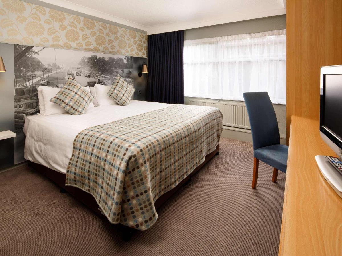 Mercure London Watford Hotel Bagian luar foto