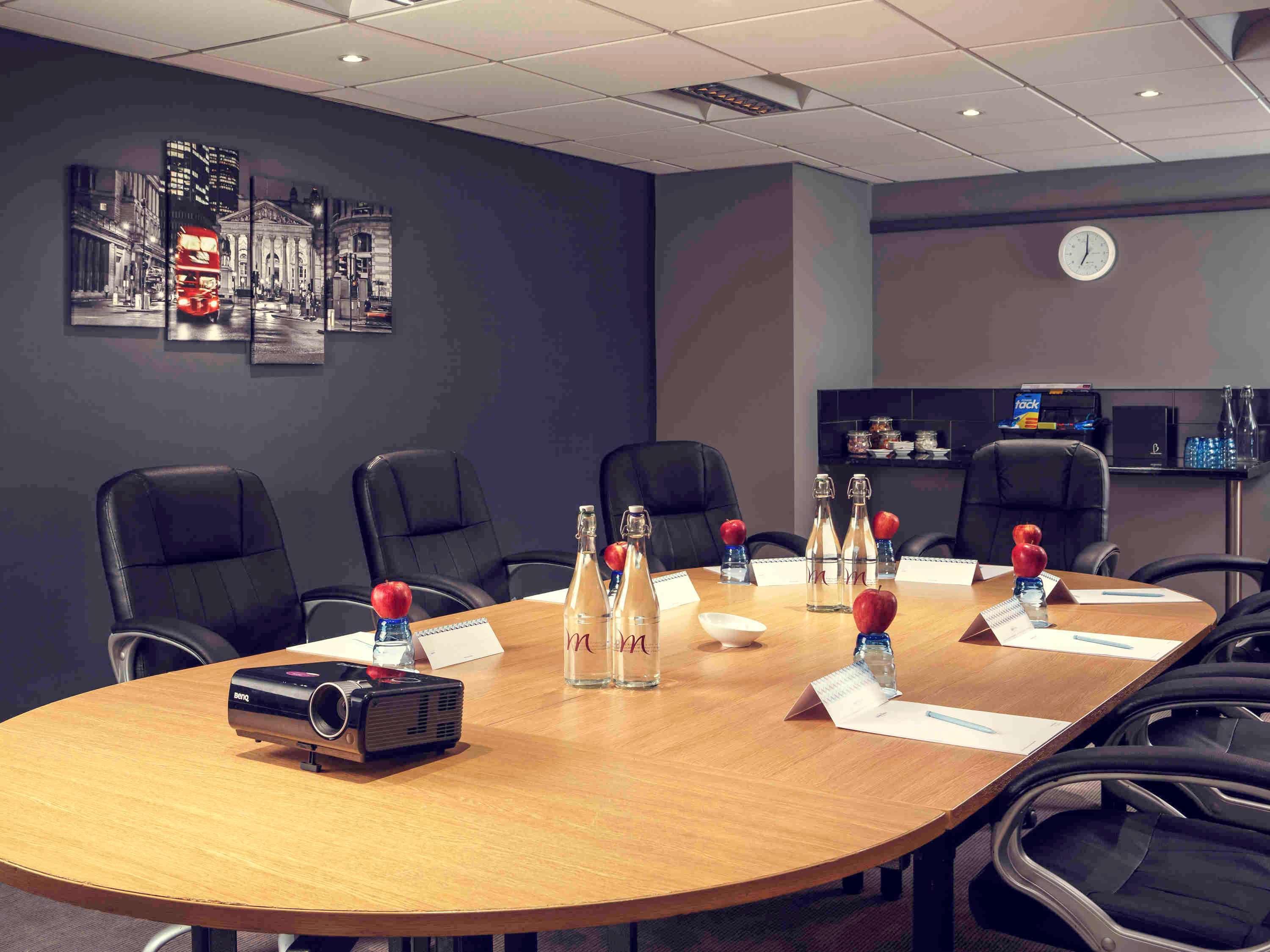 Mercure London Watford Hotel Bagian luar foto