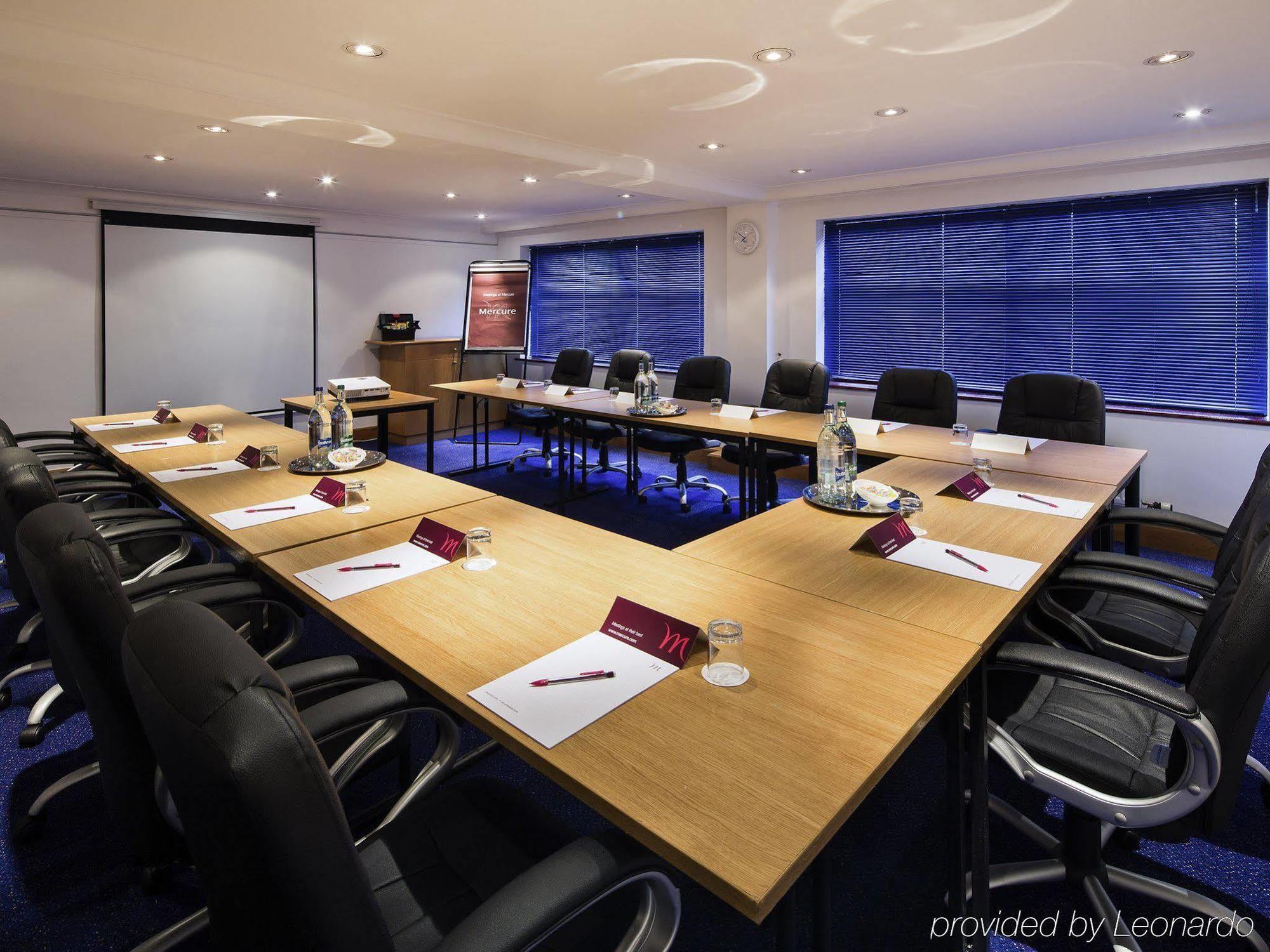 Mercure London Watford Hotel Bagian luar foto